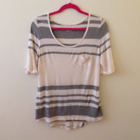 Soft grey & white tee