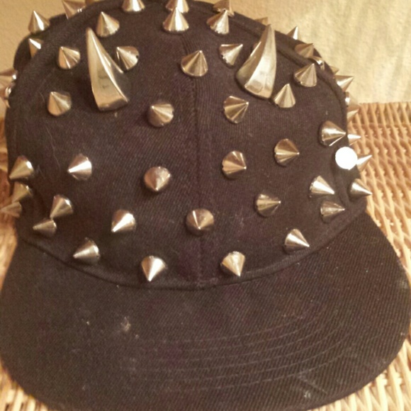 ❎sold!❎Studded hate - Picture 2 of 2