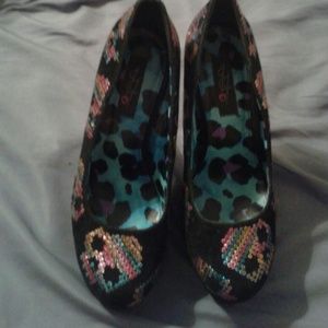 Iron fist skull heels size 6