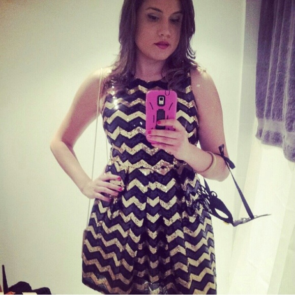 Dress - Picture 1 of 2