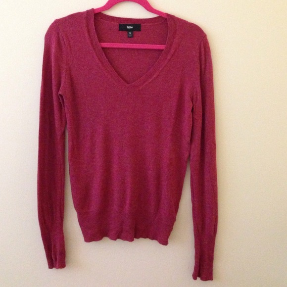 Burgundy vneck sweater