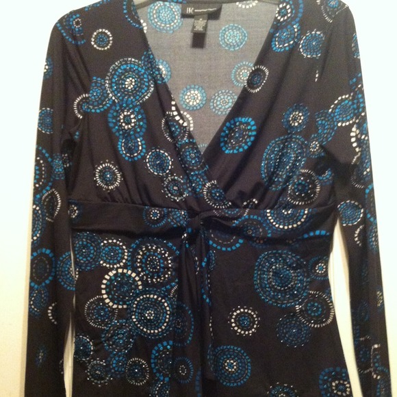 Black blue white beautiful top