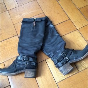 Steve Madden "Endles" tall black leather boot