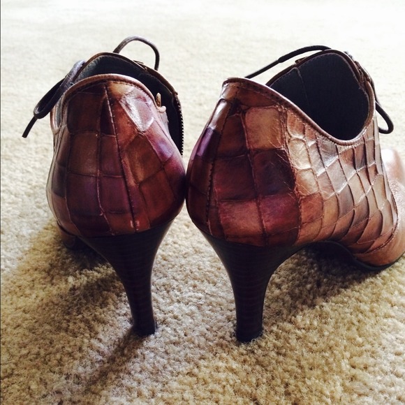 Shoes - Picture 3 of 3