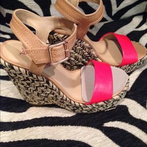 JustFab Shoes - Just Fab Platforms in Red, Black, Tan and Gold JustFab Shoes - Just Fab Platforms in Red, Black, Tan and Gold