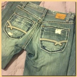 BKE Fulton Medium Wash Distressed Jeans