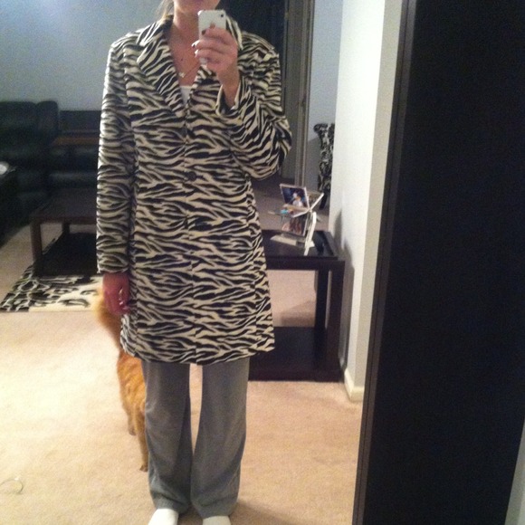 Zebra print coat - Picture 3 of 3