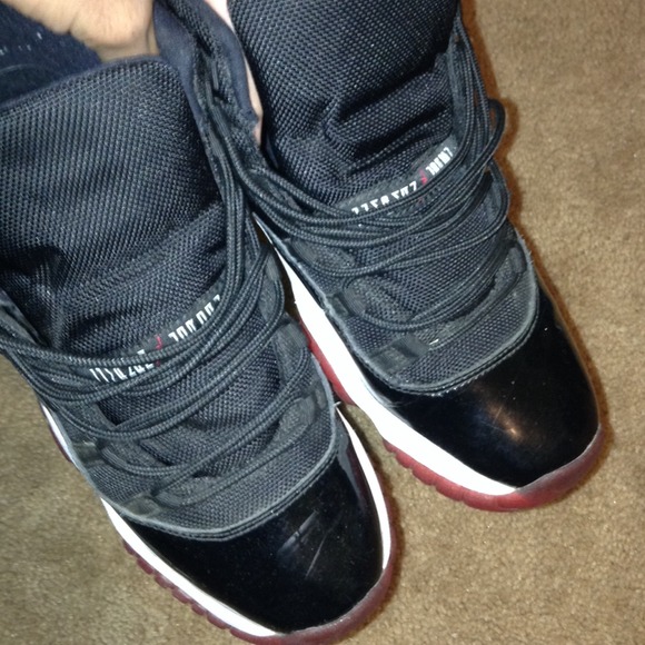Bred 11s size 7y