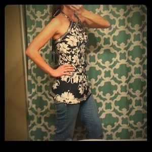 *traded*Halter Black & White floral top