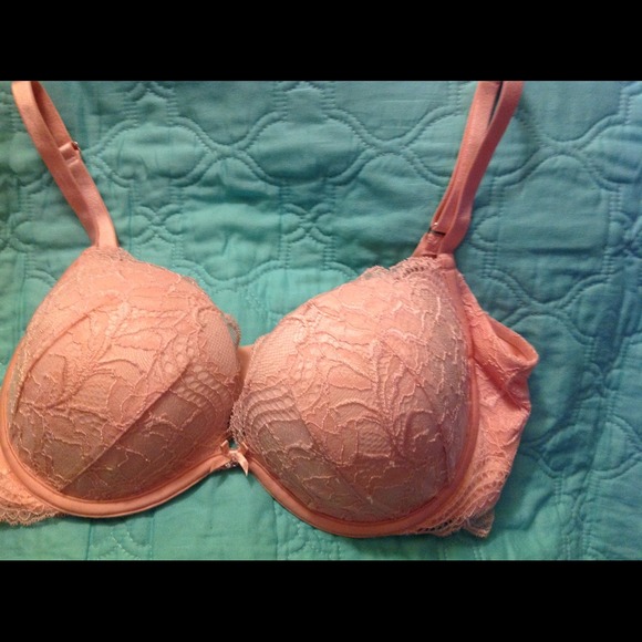 ❤️VICTORIA'S SECRET PUSH UP BRA❤️ - Picture 1 of 1