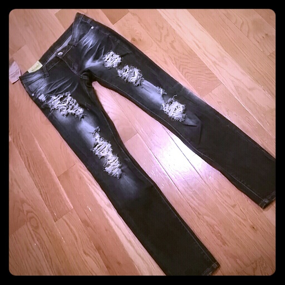 NWT skinny distressed jeans