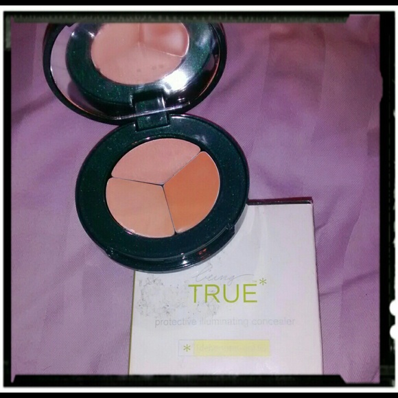 NIB Being TRUE CONCELALER (TAN) - Picture 1 of 4