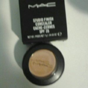 Bundle concealer & foundation