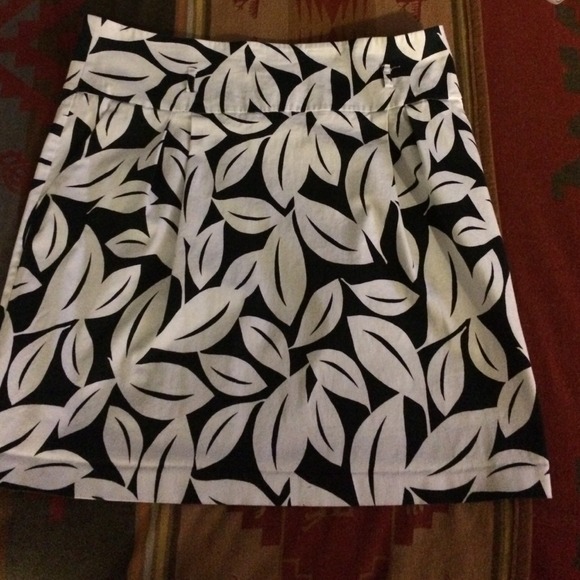 New York and company skirt