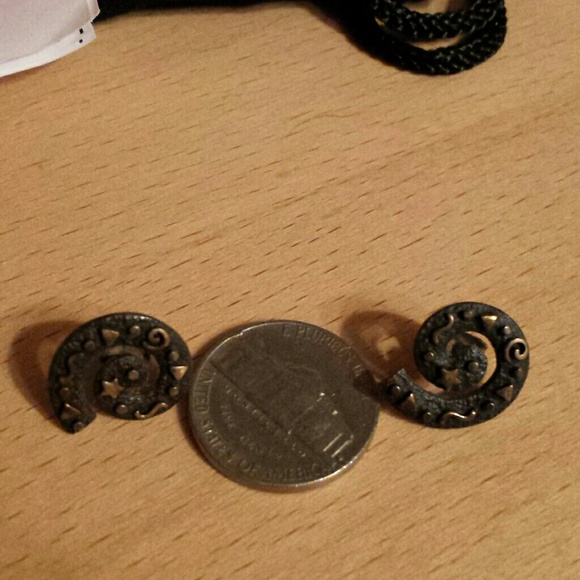 Funky Swirl Earrings - Picture 3 of 3