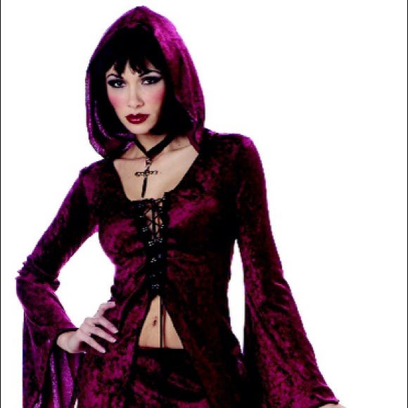 Maiden of Darkness costumes