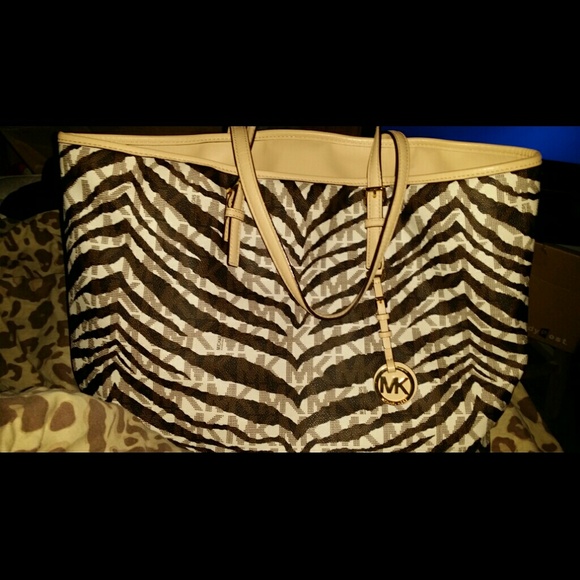 Large Michael kors jet set