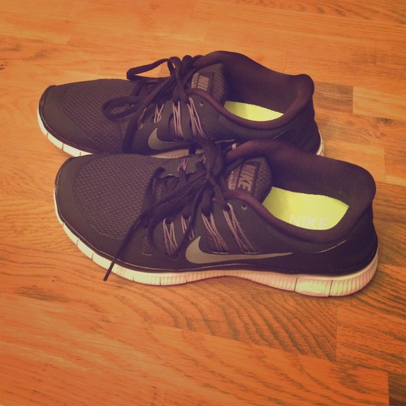Nike Shoes - Nike free 5.0