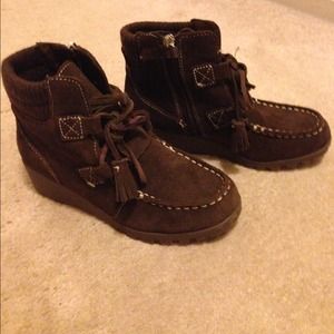 ❌❌sold❌❌ bundled Girls size 13  barley wore suede