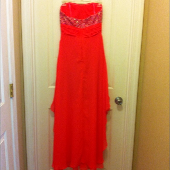 << SOLD >> High-Lo Adrianna Papell dress - Picture 4 of 4