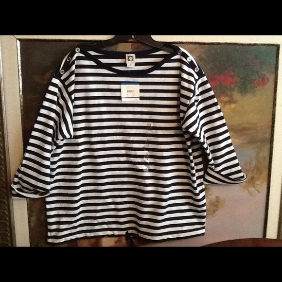 🔸SOLD🔸Anne Klein navy &white striped top