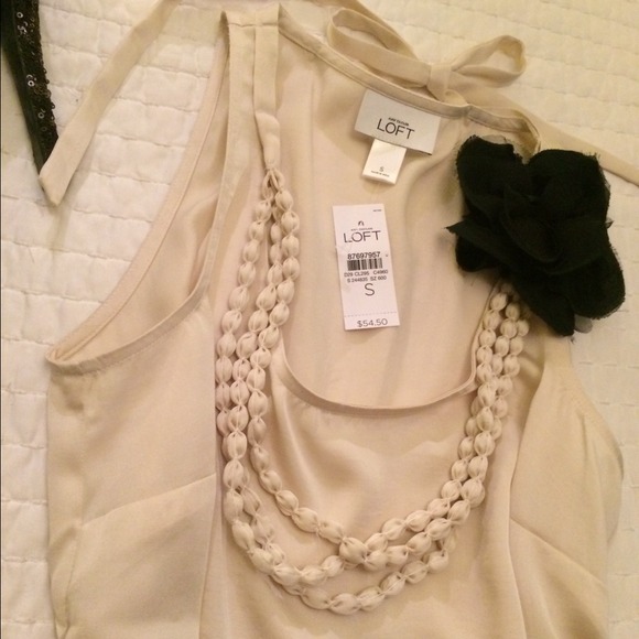SOLD NWT Ann Taylor LOFT Shell Tank w/ necklace - Picture 2 of 3
