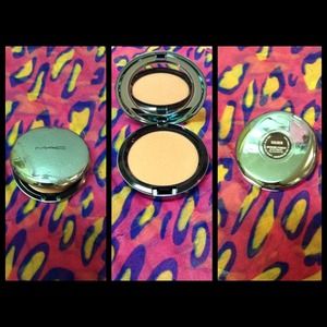 MAC Alluring Aquatic Bronzing Powder *Golden*