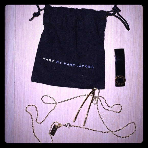 Marc Jacobs wishbone necklace and hair clipper