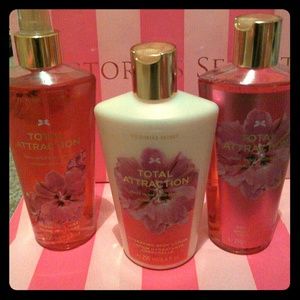 Victoria secret top selling ! Total attraction set