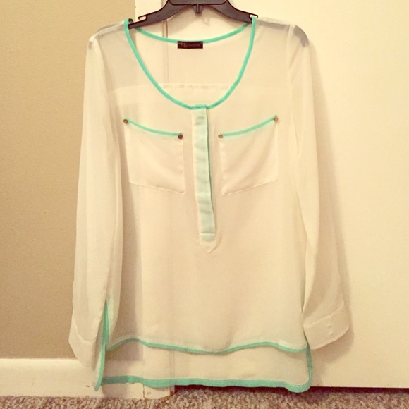 Sea foam and white top