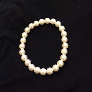 Pearl bracelet
