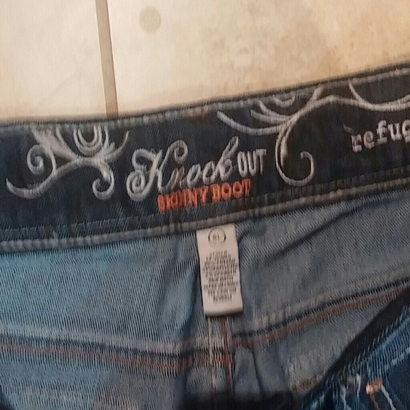 Sold in Bundle - Picture 3 of 3