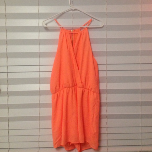 Everly Dresses & Skirts - Flattering romper from Nordstroms (by everly) Everly Dresses & Skirts - Flattering romper from Nordstroms (by everly)