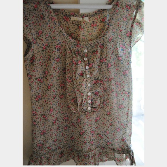 Feminine floral blouse