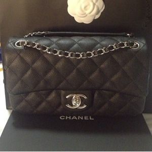 !SOLD!💯Authentic Chanel Easy Caviar Flap