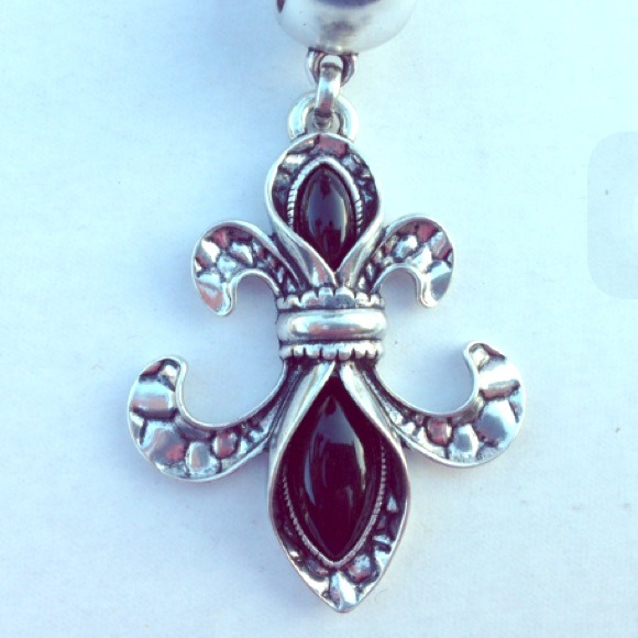 FLEUR DE LIS SCARF RING
