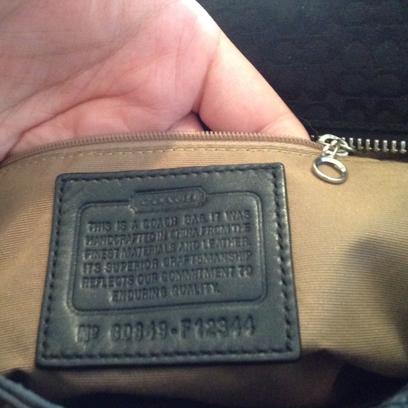 AVAILABLE Authentic coach bag & iPad case - Picture 2 of 4