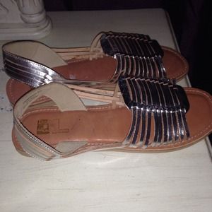 Silver dirty laundry sandals new
