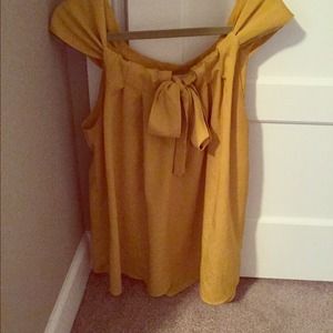 Anthro top in mustard