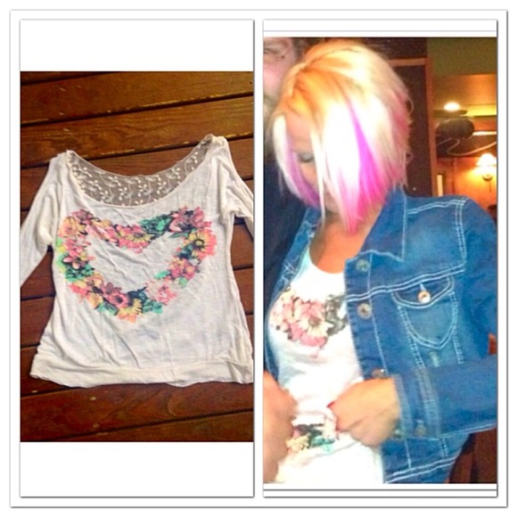 Tops - 💜💜SOLD💜💜Heart cold shoulder crop top