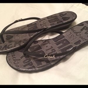 💯% Authentic Coach Sandals Blk & Wht size 8.5