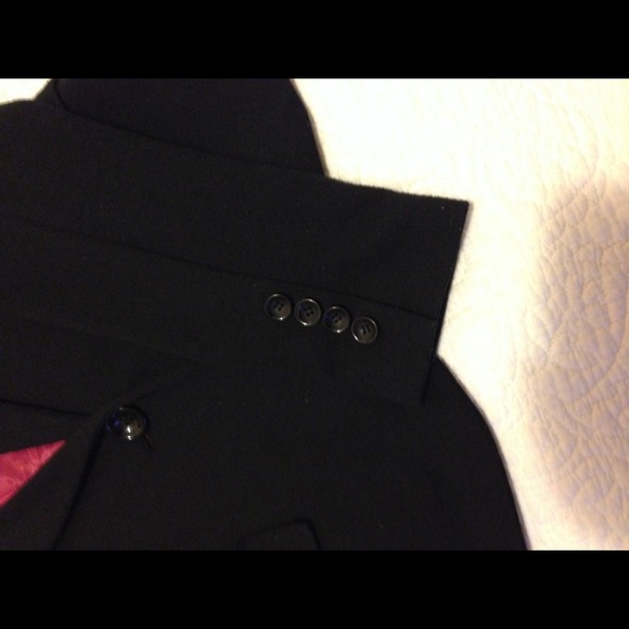 ⛔️SOLD⛔️ Forever 21 black short jacket - Picture 2 of 4