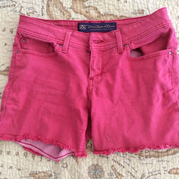 Red denim shorts - Picture 2 of 4