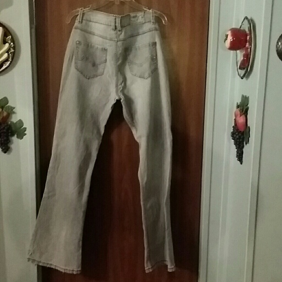 RVT Jean's - Picture 4 of 4