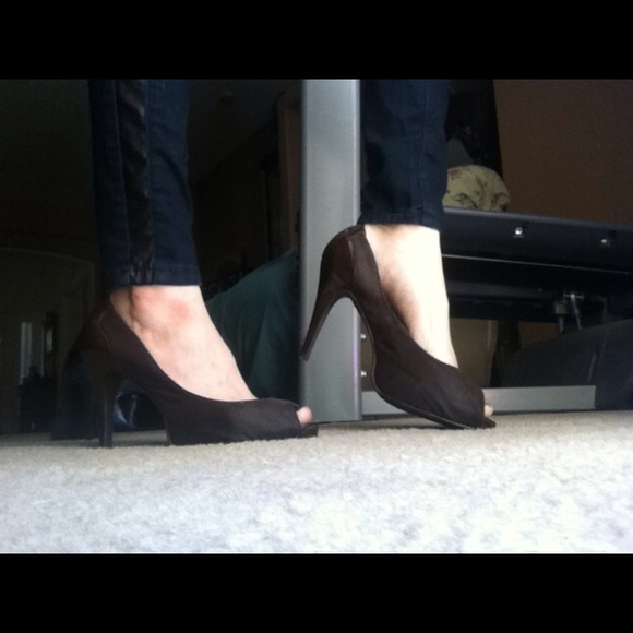 ❤Delicious Brand Brown Heels!!❤