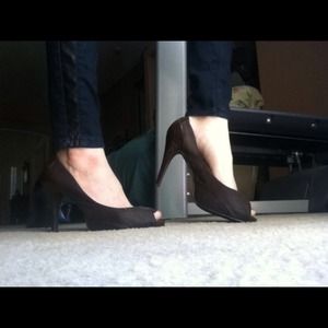 ❤Delicious Brand Brown Heels!!❤