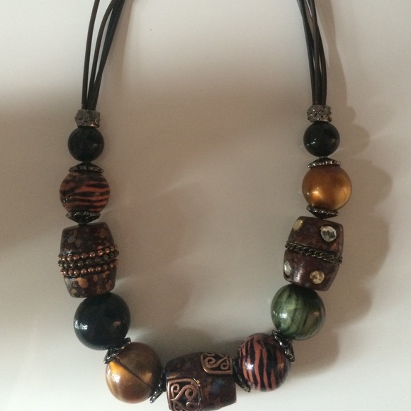 4 for 1 statement necklaces - Picture 2 of 4