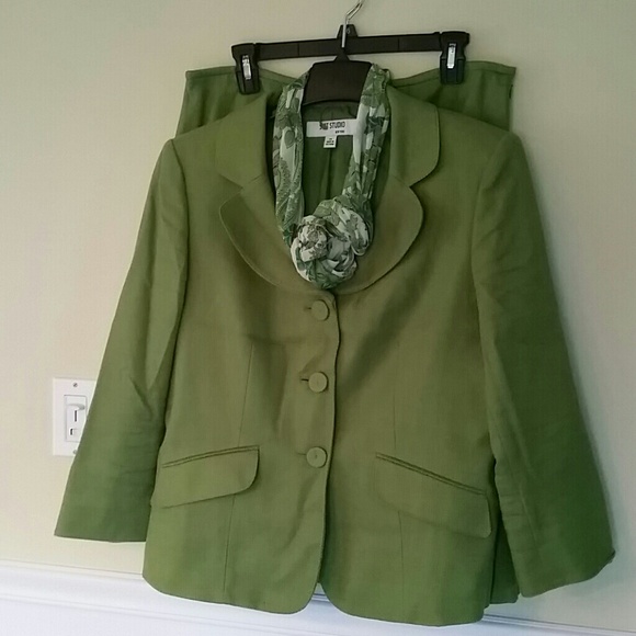 spring green skirt suit