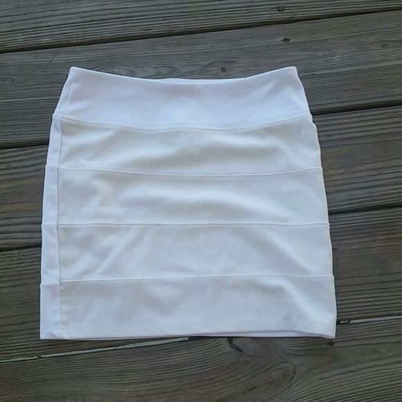White nollie fitted skirt.