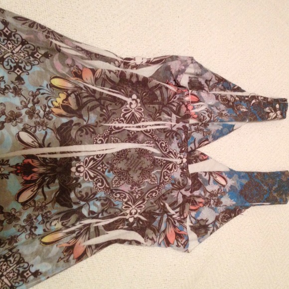 Top - Picture 2 of 2